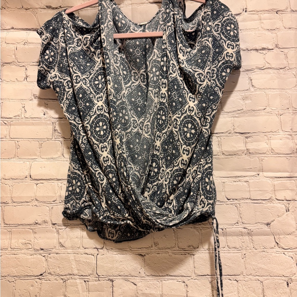 Elegant Blue and White Patterned Women's Top from.Mahina Hawaii